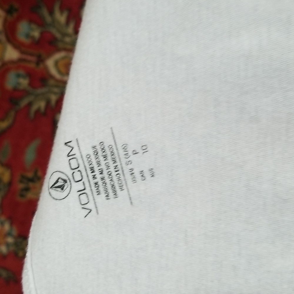 VOLCOM Tank Small - Picture 2 of 3